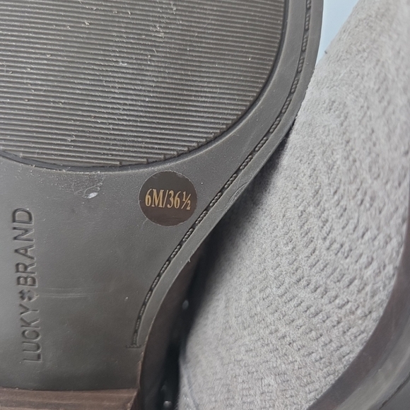 Lucky Brand Fhuna Suede Grey Chevron Ankle Boots Womens Size 6M NWOT - Picture 10 of 11